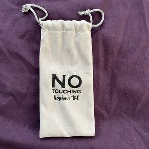 No touching tool and bag - never used.